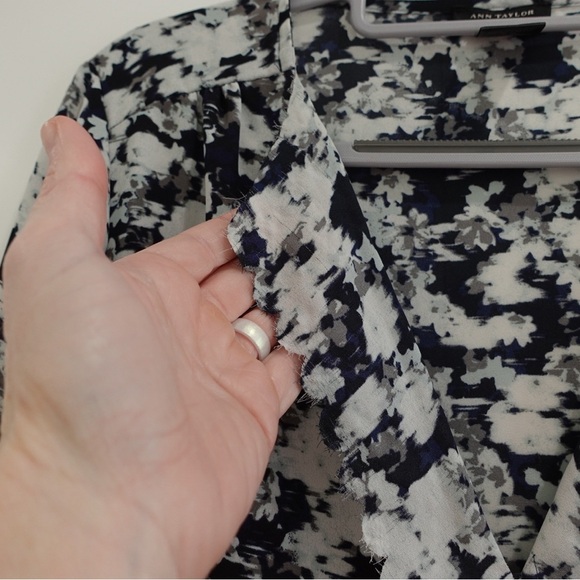 Ann Taylor Petites Multicolor Ruffle Front Blouse Sz MP Lightweight Flowy Blue - Picture 7 of 12